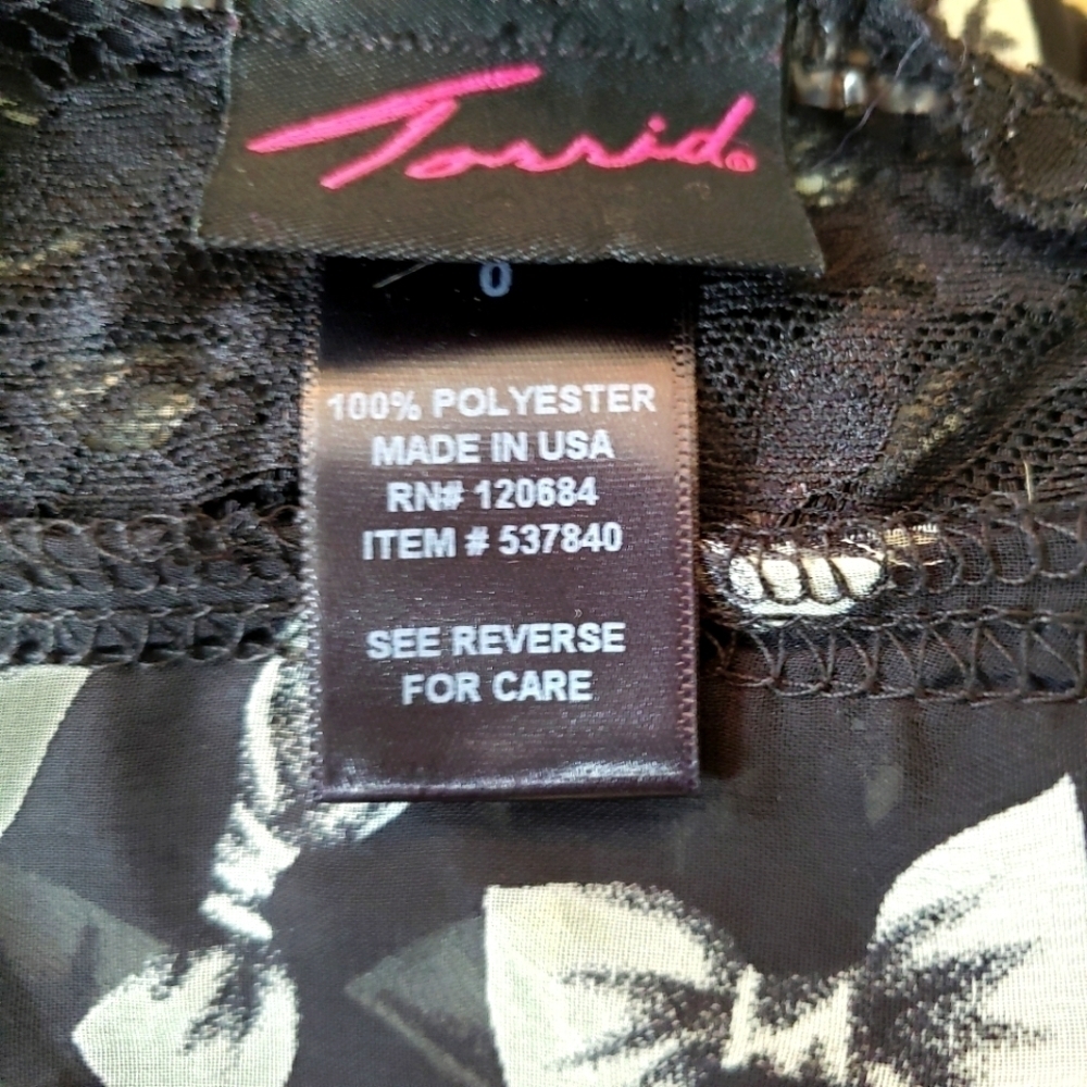 BLACK AND WHITE KAFTAN TOP WITH LACE DETAIL - Picture 7 of 7
